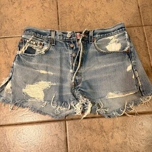 Ripped Denim Levi shorts